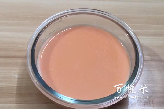 手把手教你做牛奶布丁，簡單四步就搞定，冰涼爽滑，比果凍好吃